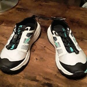NWT Avia Multiple sizes Women's Slip On Athletic shoes Blue/black & White